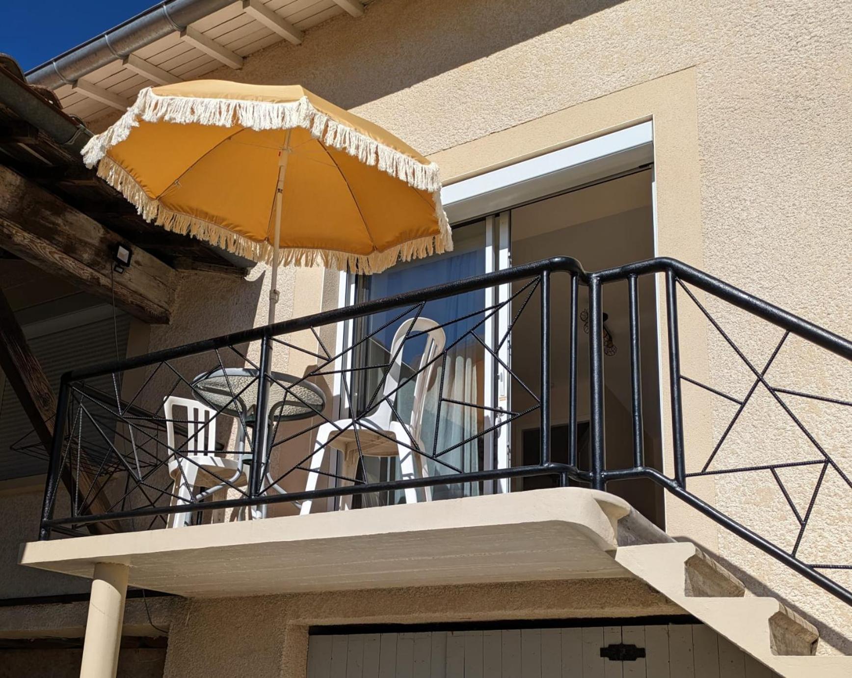Comme A La Maison Clonas-sur-Vareze 外观 照片