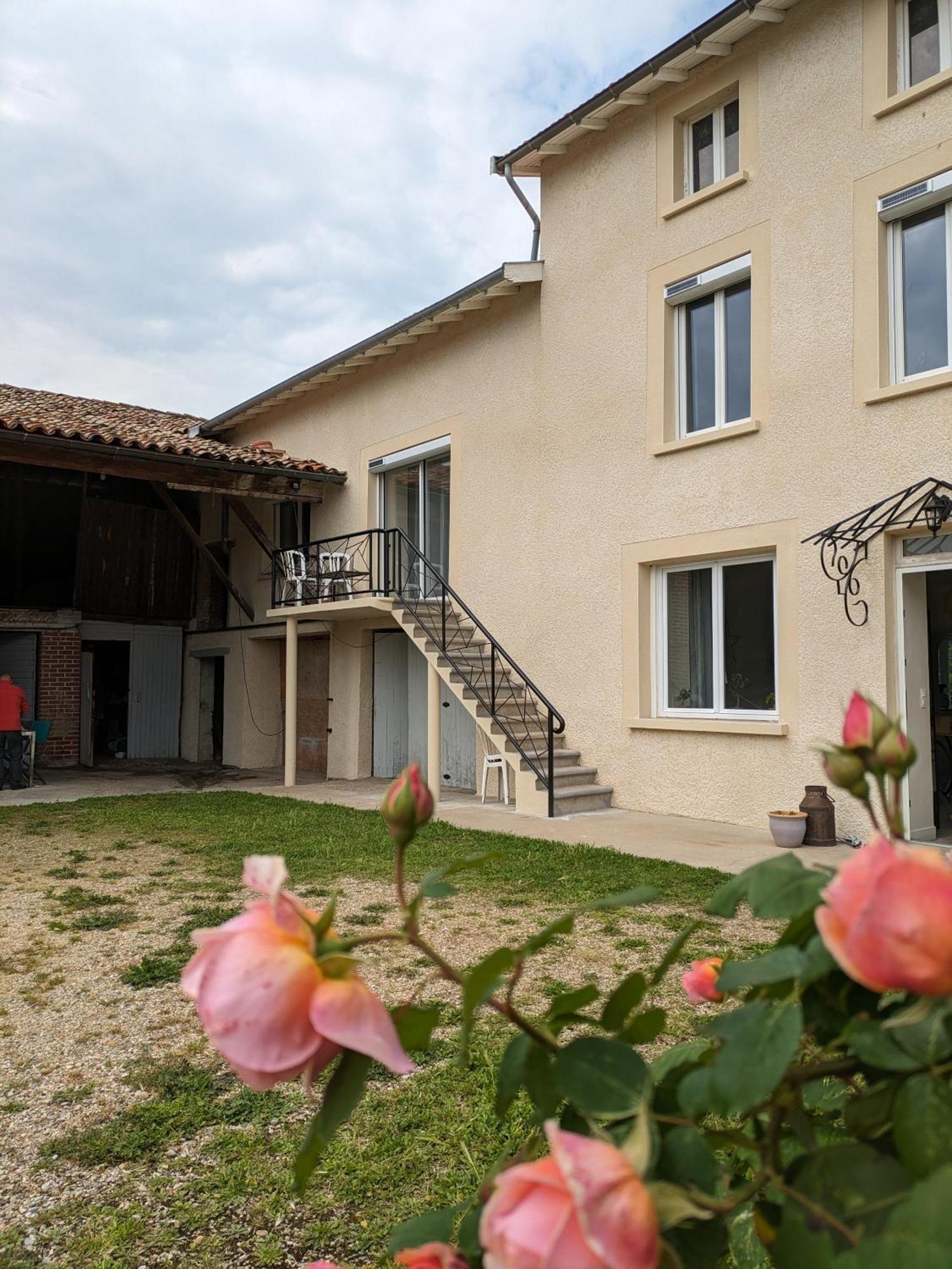 Comme A La Maison Clonas-sur-Vareze 外观 照片